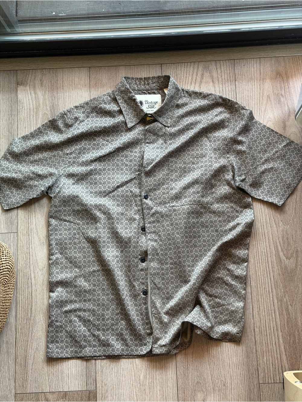 Vintage Silk Men's Short Sleeve button up Shirt size M